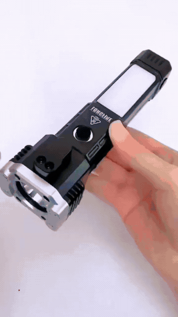 Diseño robusto y ergonómico de la linterna 4 en 1, fácil de sostener con una mano